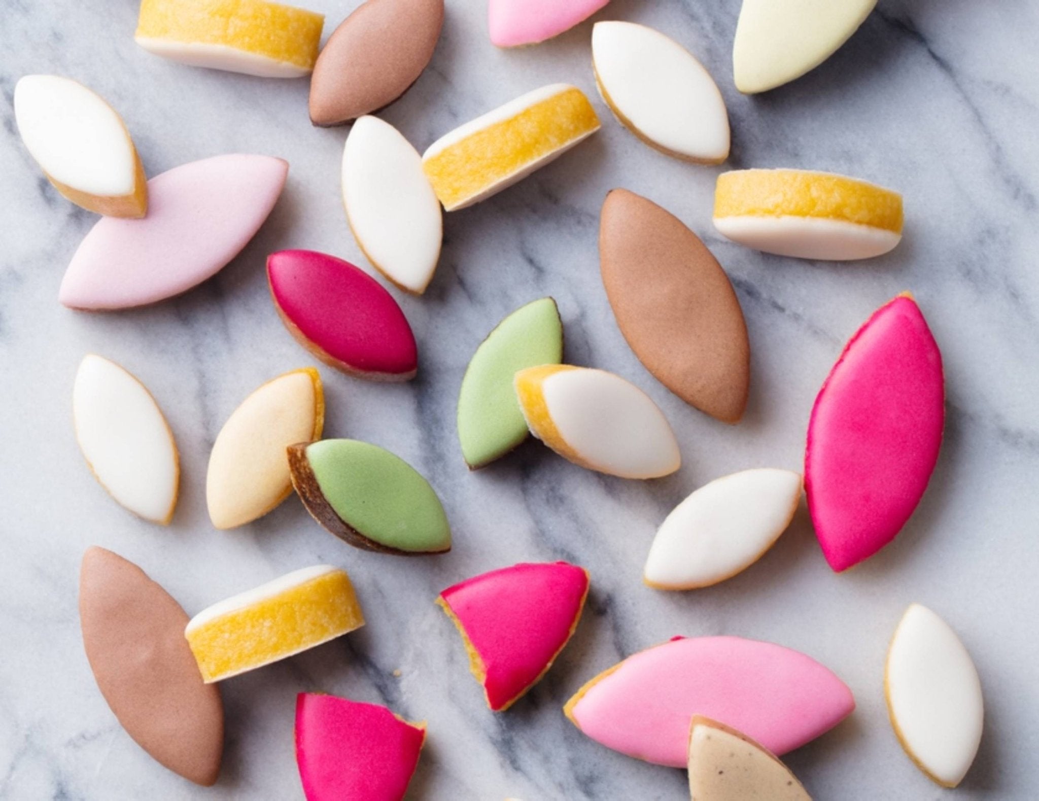 Calissons de Provence: Un Viaje al Corazón Dulce de la Provenza Francesa - Andyanand