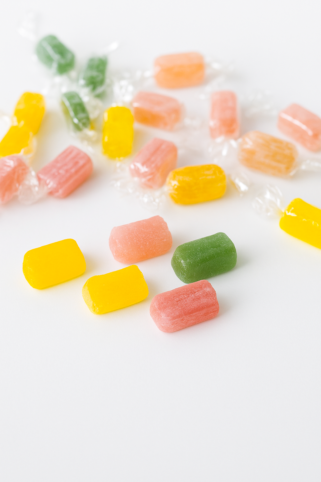 Andy Anand 30-piece sugar-free gummies, assorted flavors, neatly arranged on a beautiful tray.