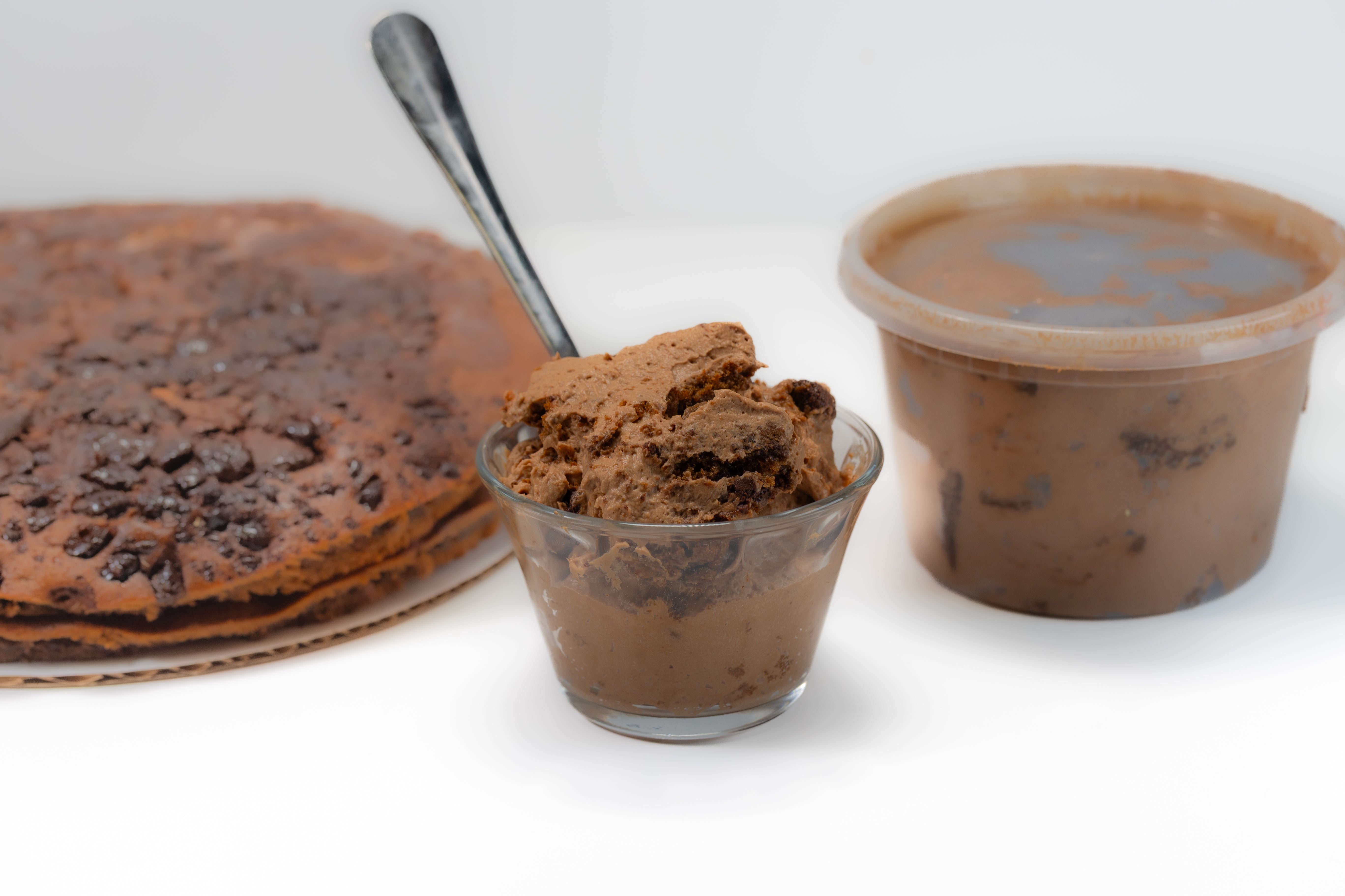 Andy Anand Sugar Free Sampler of 4 best-selling Cakes: Tiramisu, Chocolate, Cookies & Cream, Banana 3.7 lbs Indulge in No Added Sugar artisan bliss with real California cream Keto & Diabetic friendly