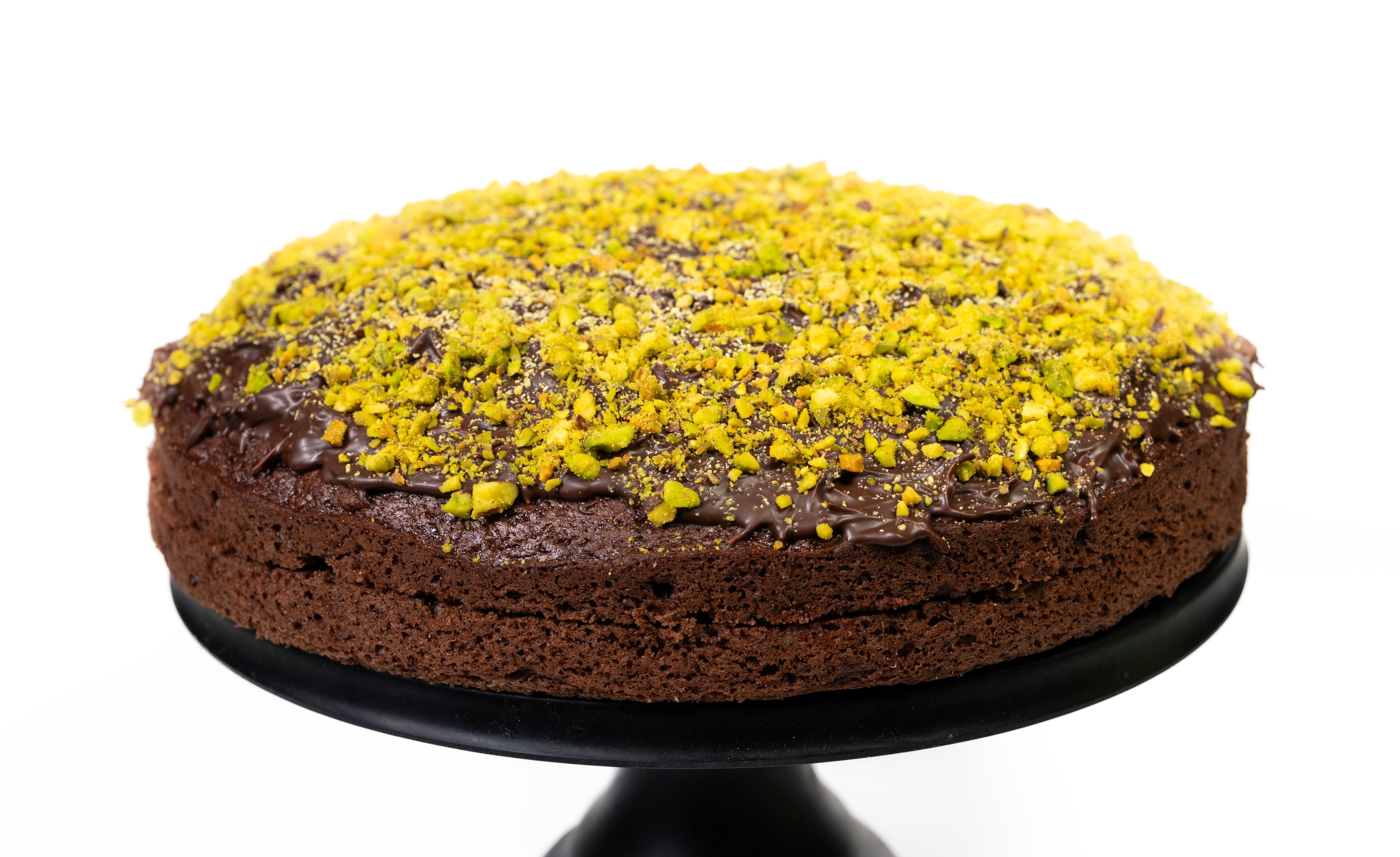 Andy Anand Chocolates Food & Beverages > Desserts & Sweets > Cakes > Sugar-Free Cakes Andy Anand Sugar-Free Dubai Pistachio Chocolate Cake, 2.2 lb – Kataifi, Pistachio Cream, Keto & Diabetic-Friendly Viral Birthday Gift Box Sugar-Free Dubai Pistachio Chocolate Cake | Keto