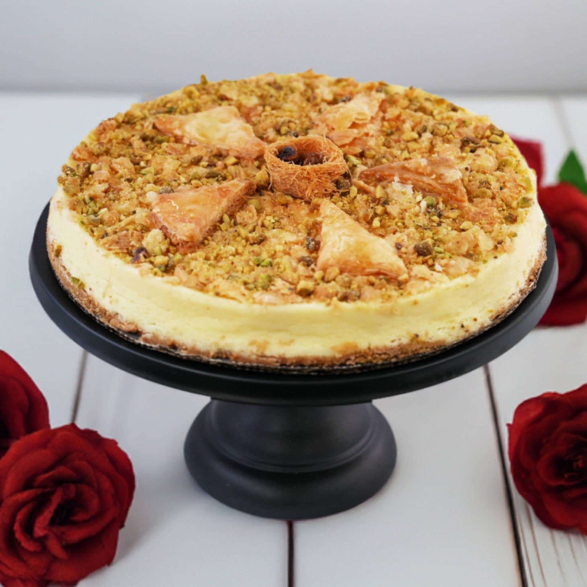 バクラヴァ コン ケーセクーヘン: 伝統と革新が織りなす、至福のスイーツ体験！ - Andyanand