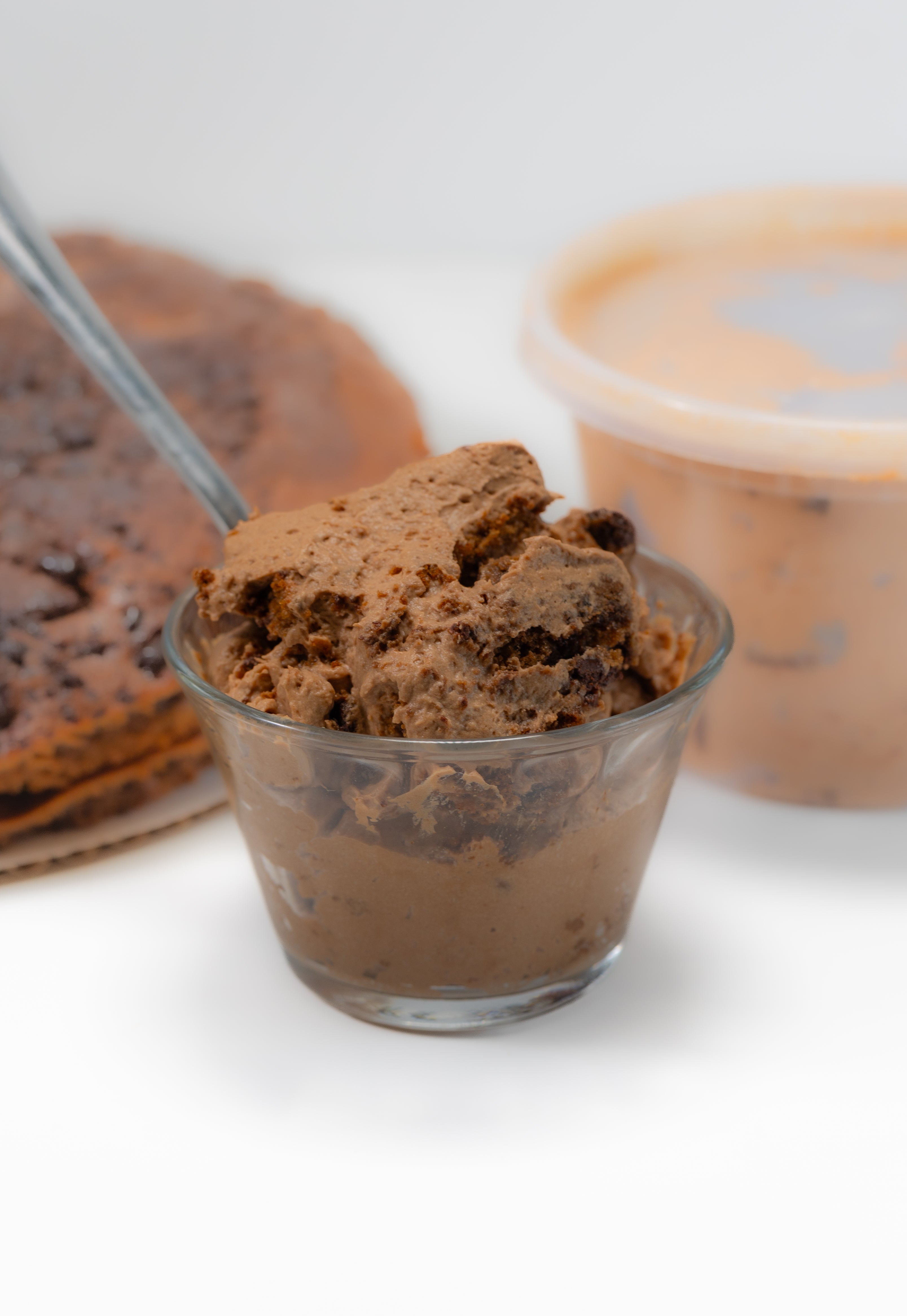 Andy Anand Sugar Free Sampler of 4 best-selling Cakes: Tiramisu, Chocolate, Cookies & Cream, Banana 3.7 lbs Indulge in No Added Sugar artisan bliss with real California cream Keto & Diabetic friendly